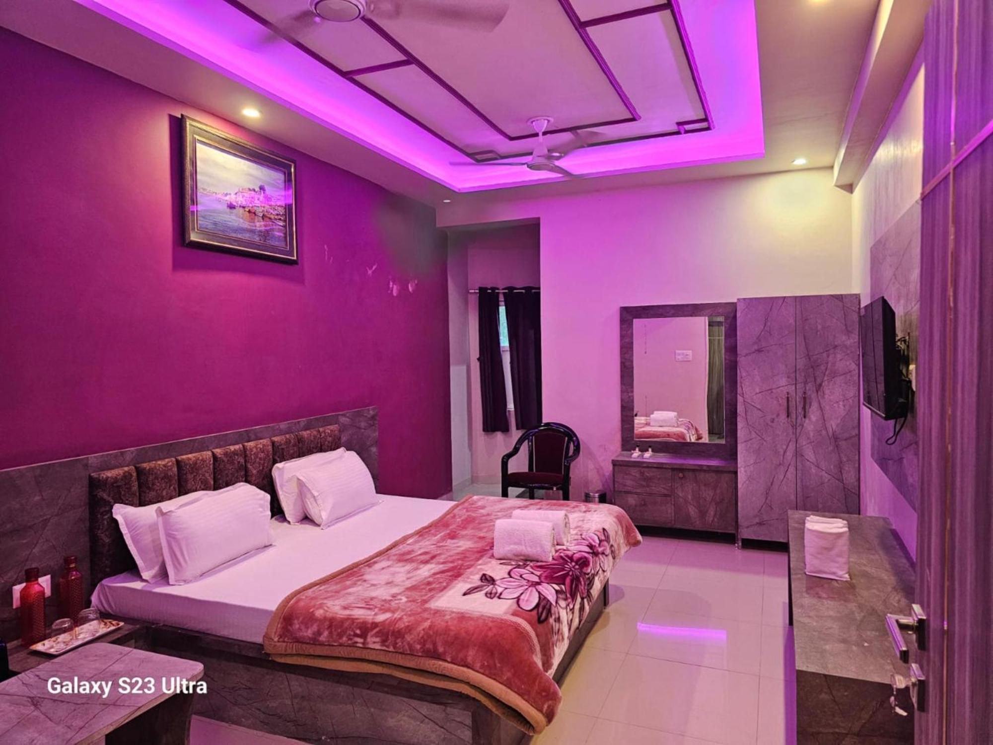 Hotel Kashi Inn Raj Ghat Варанасі Екстер'єр фото